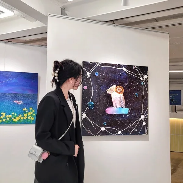 [인터뷰] ‘우리 삶은 빛난다’…뉴런과 우주 사이, 넌지(None Z)가 그리는 ‘Neurocosm’